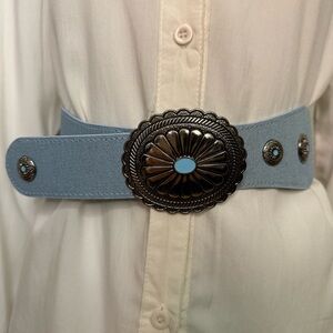 Light blue PU leather silver tone concho style buckle elastic waistband belt